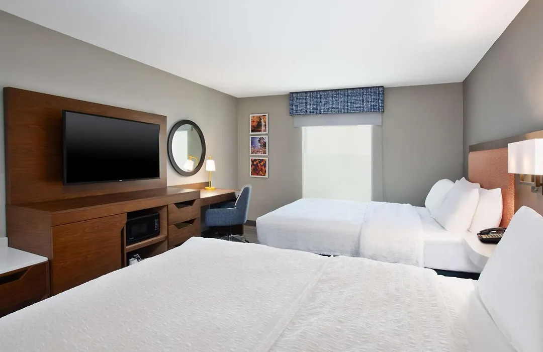 Hampton Inn Clinton-1